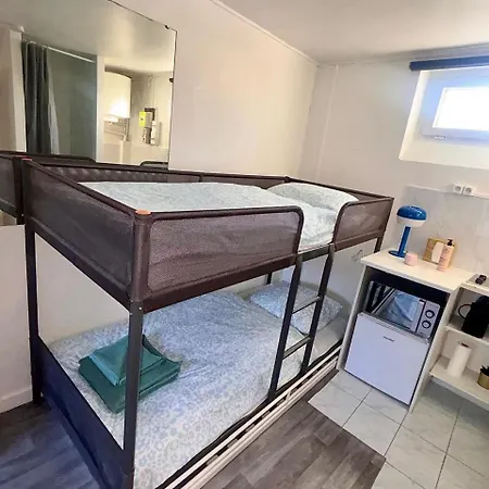 Rum i privatbostad Place A Quelques Pas Du Musee Du Louvre Au Centre De *